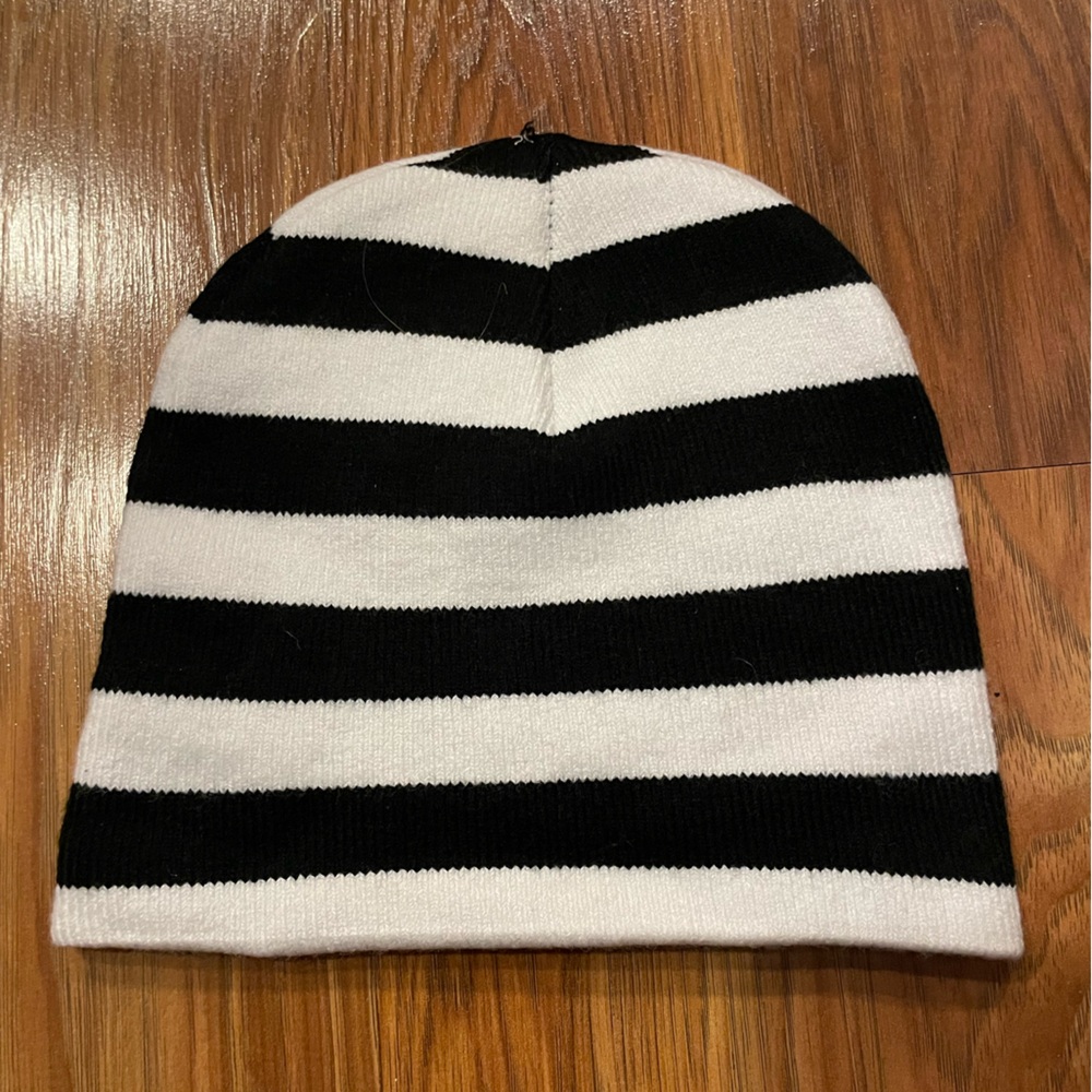 NWOT Striped Skull Beanie - Picture 3 of 3